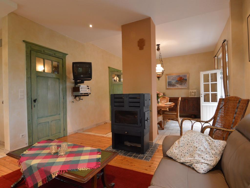 Furnished Bungalow In Monceau En Ardenne With Garden Barbecue Oizy Phòng bức ảnh