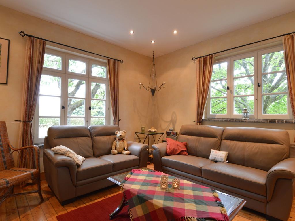 Furnished Bungalow In Monceau En Ardenne With Garden Barbecue Oizy Phòng bức ảnh